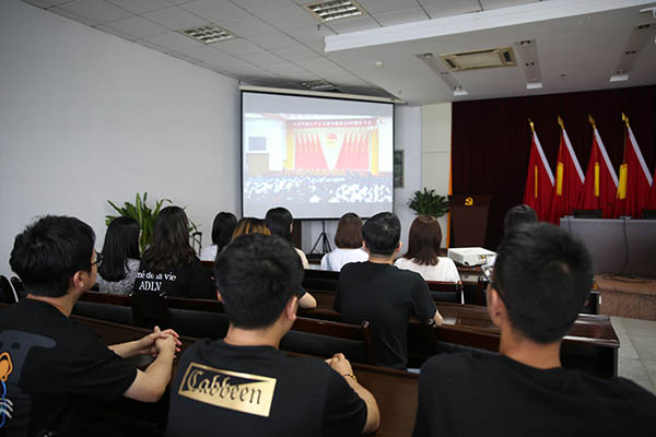 5月10日，萬州港第四聯(lián)合團(tuán)支部組織團(tuán)員青年集中觀看慶祝中國共產(chǎn)主義青年團(tuán)成立100周年大會直播.JPG